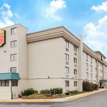 Super 8 By Wyndham Frederick Otel Dış mekan fotoğraf