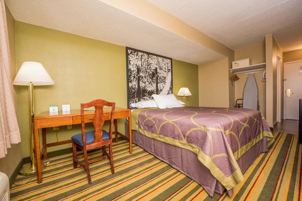 Super 8 By Wyndham Frederick Otel Dış mekan fotoğraf