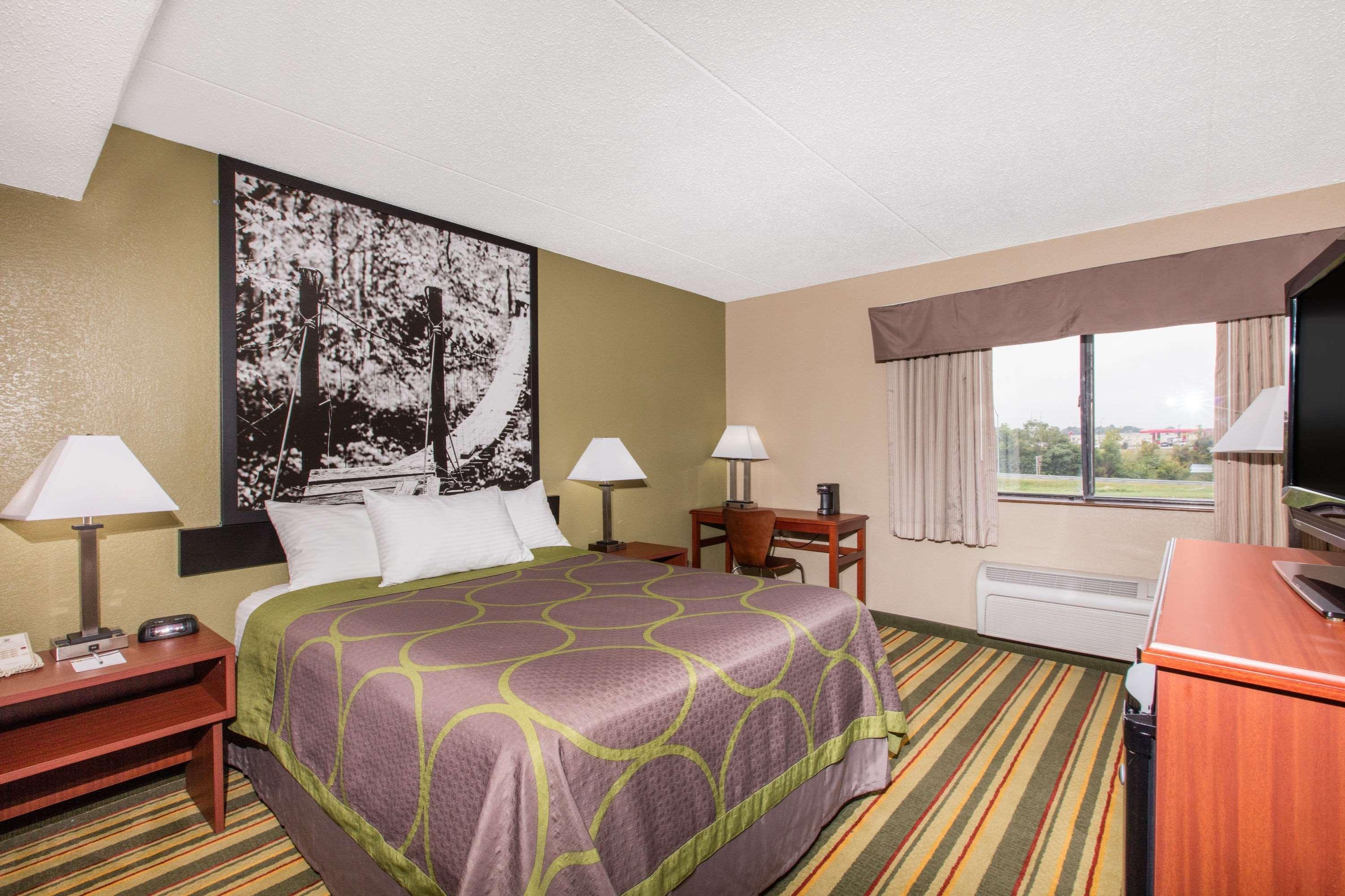 Super 8 By Wyndham Frederick Otel Dış mekan fotoğraf