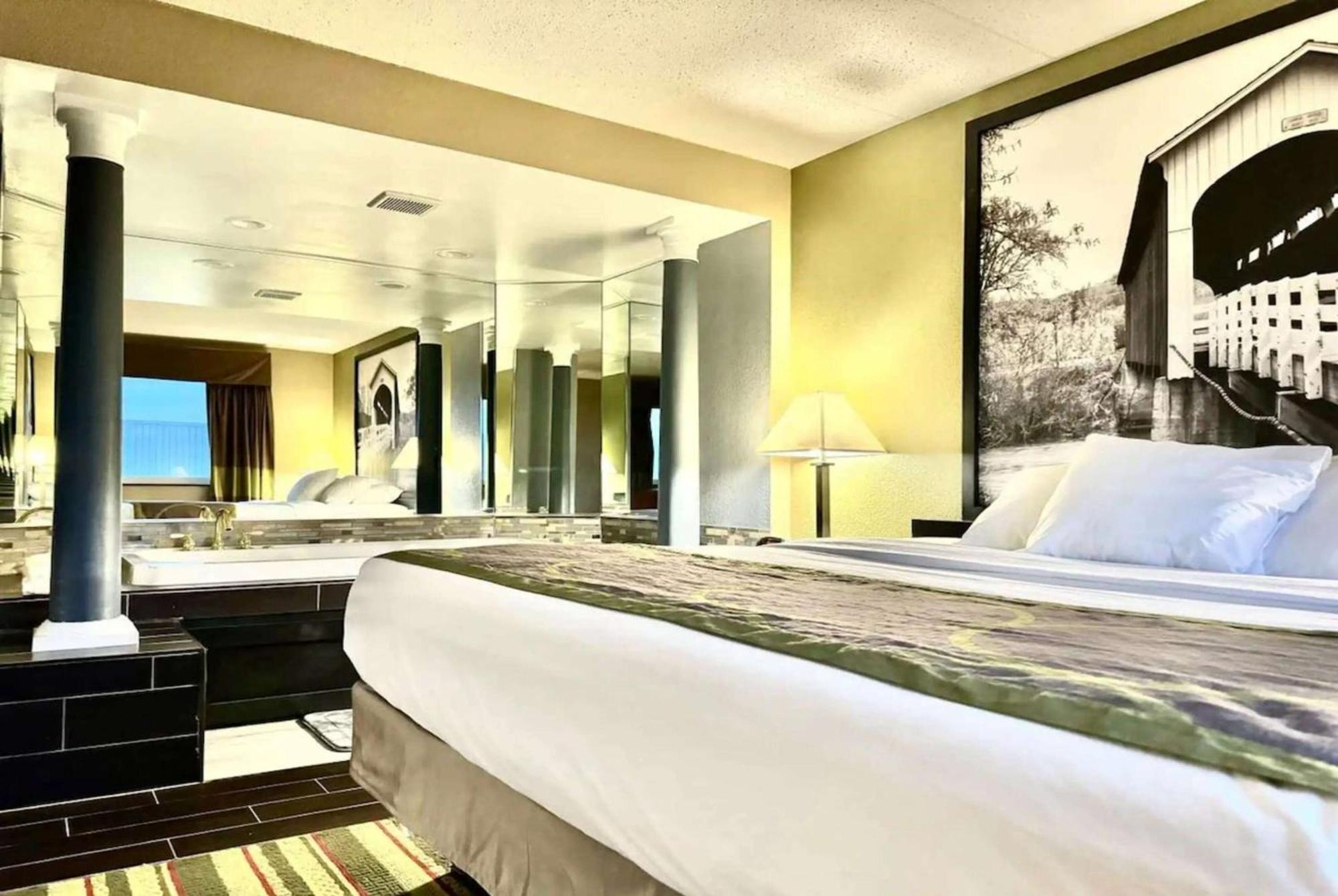 Super 8 By Wyndham Frederick Otel Dış mekan fotoğraf