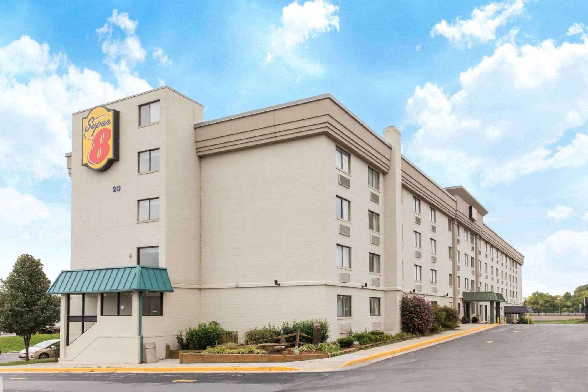 Super 8 By Wyndham Frederick Otel Dış mekan fotoğraf