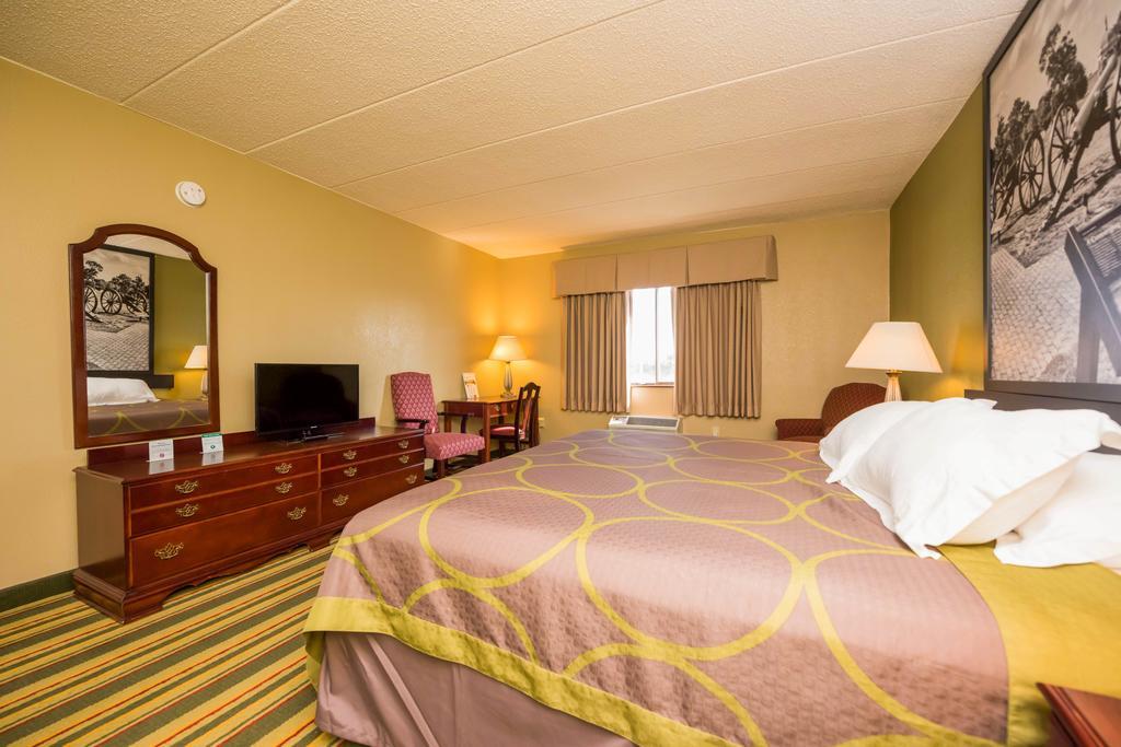 Super 8 By Wyndham Frederick Otel Dış mekan fotoğraf