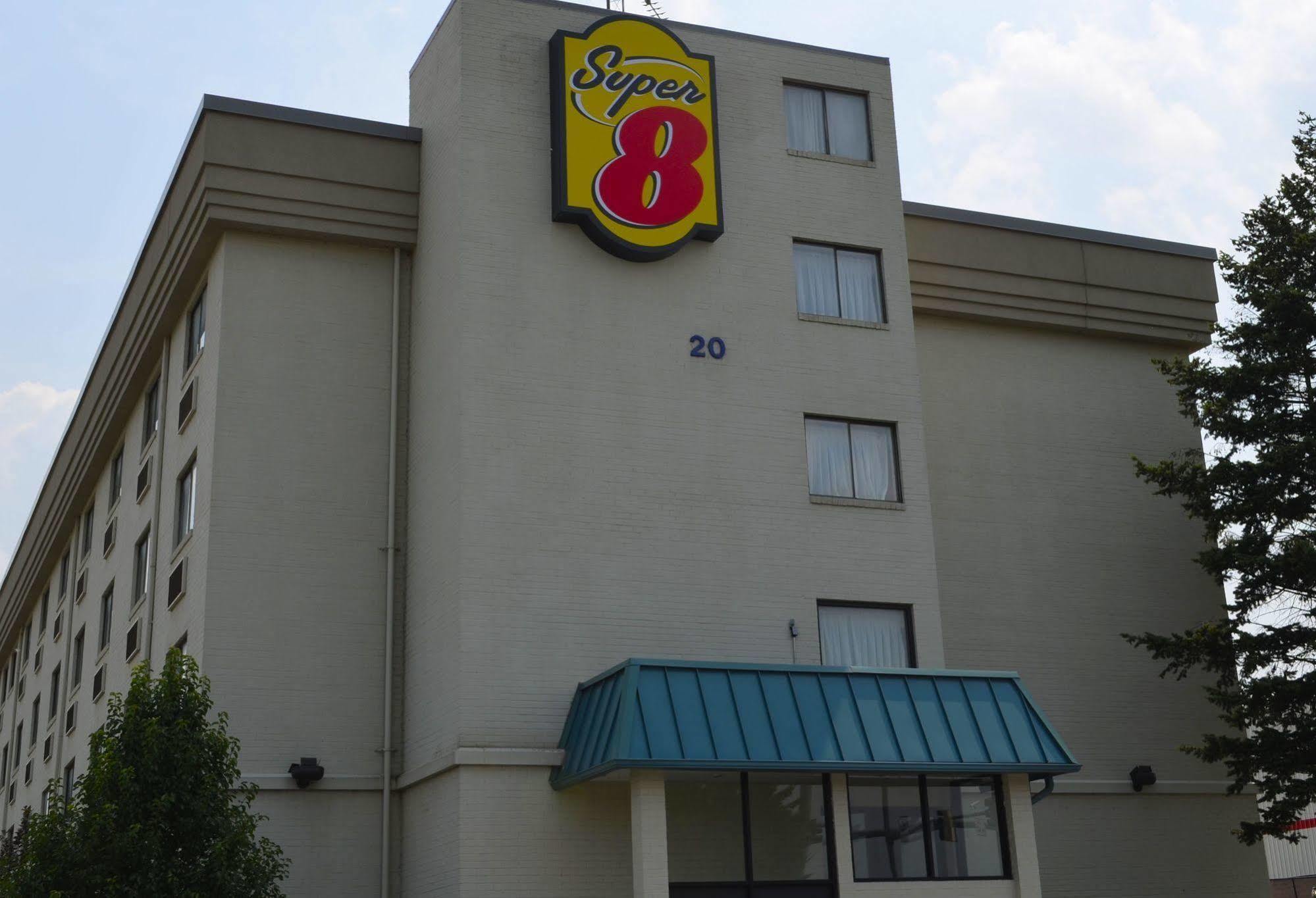 Super 8 By Wyndham Frederick Otel Dış mekan fotoğraf